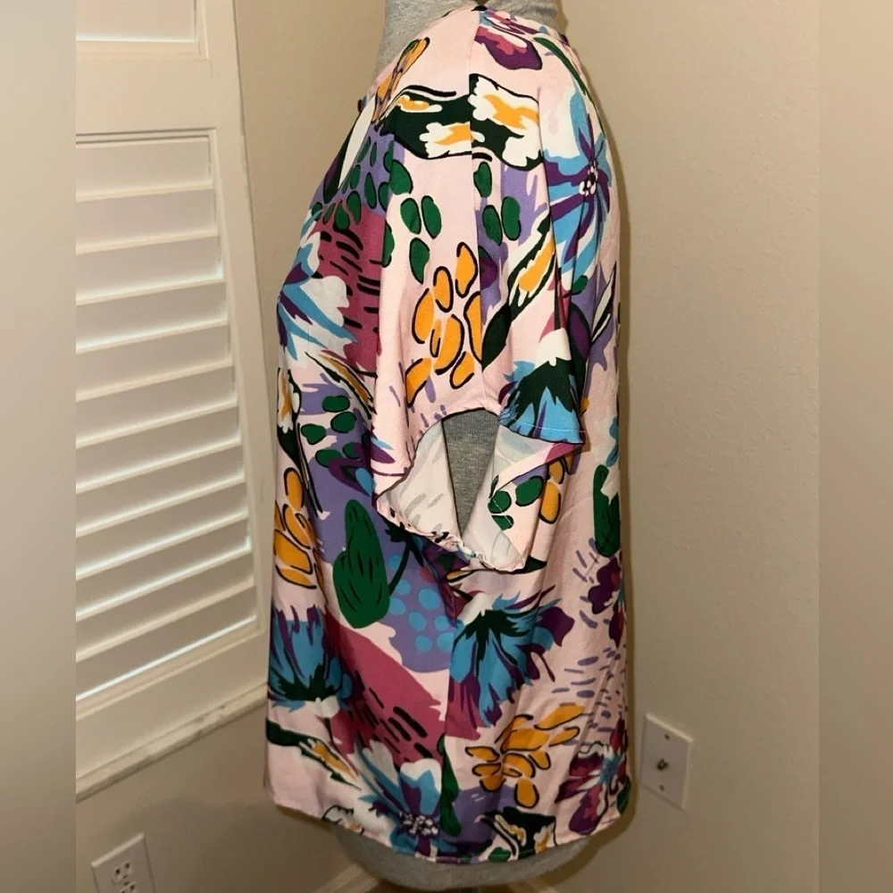 Emery Rose Floral Print V-Neck Top -Size Large, Lightweight, Office, Summer Tops - Picture 3 of 5